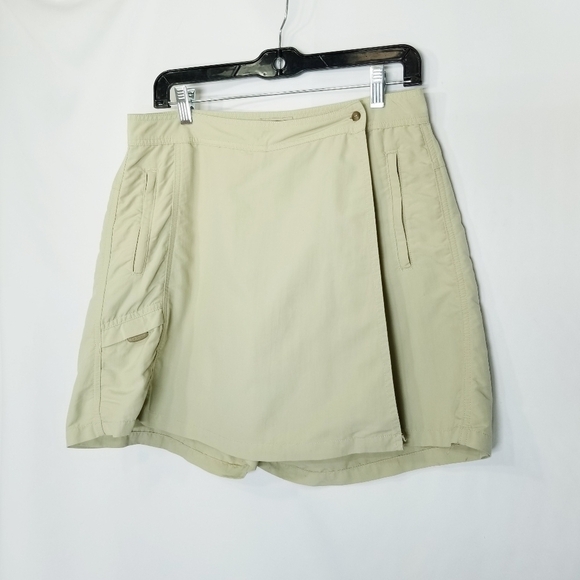LL BEAN Women's Tan Skorts in Size 12 zip closure faux wrap‎ small Marks - Picture 1 of 10